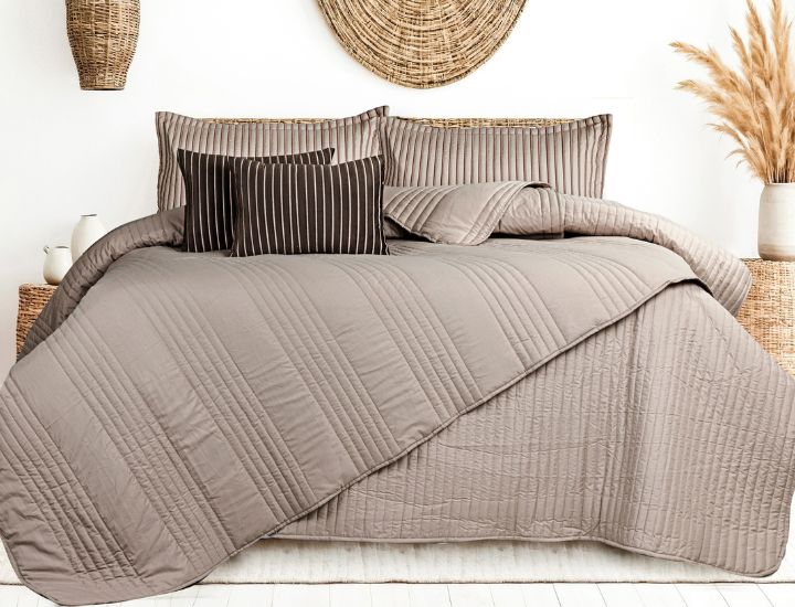 Milan 6 Pcs Premium Bedding Set - The Gharnish - A Unit of Satkala Creations