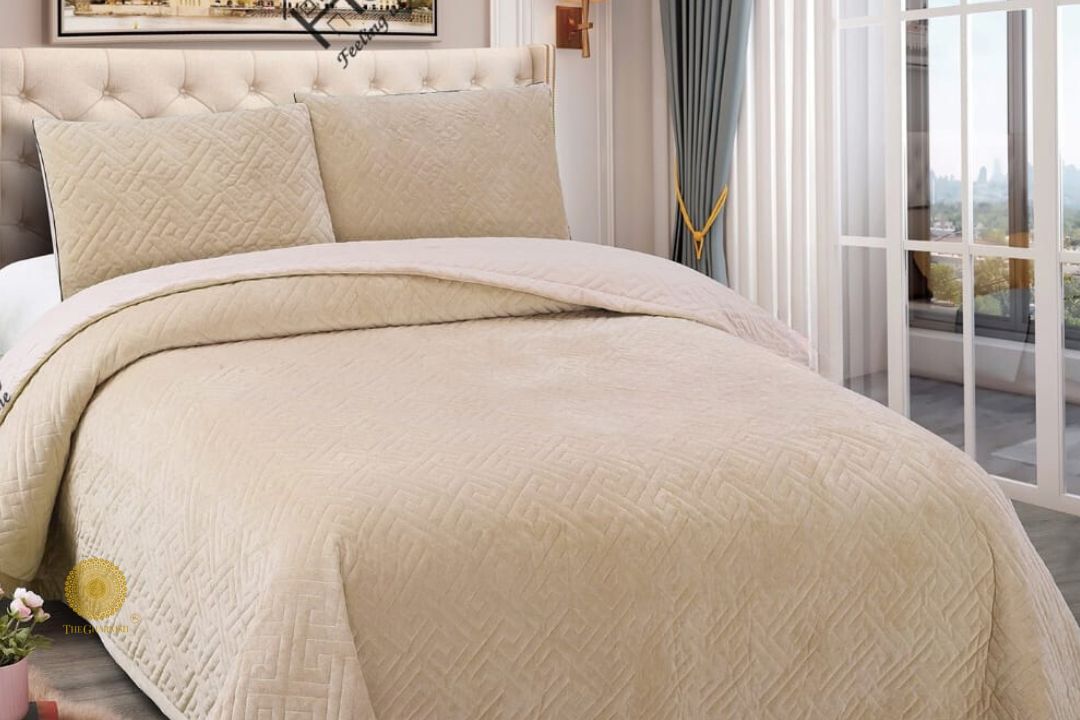 Homy Premium Reversible Quilted Bedcover - The Gharnish - A Unit of Satkala Creations