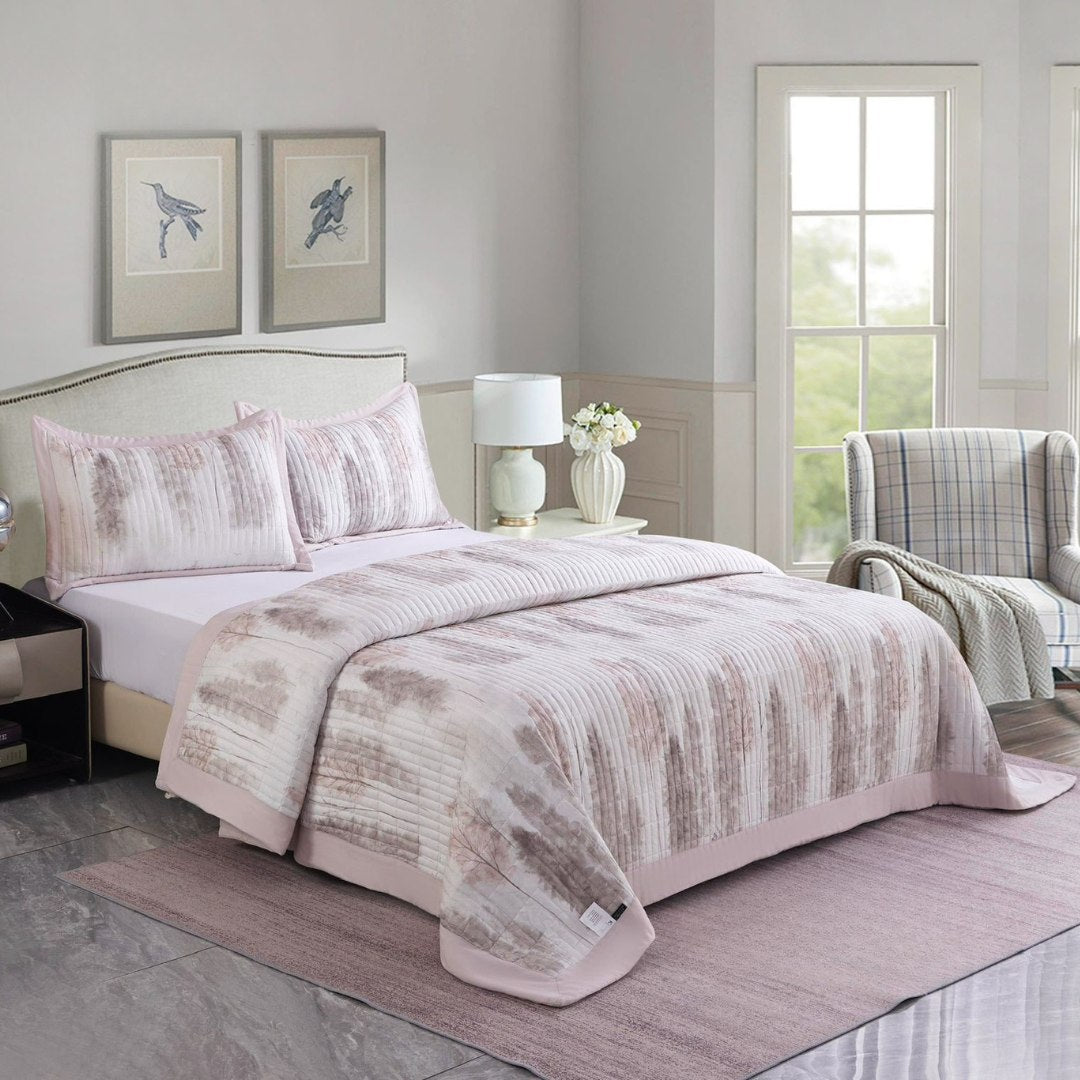 Ultra king bedcover with 2 pillow covers repeat version