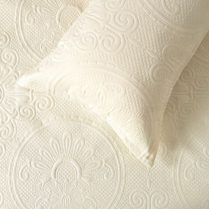 Affordable Quilted Bedding Set - The Gharnish - A Unit of Satkala Creations