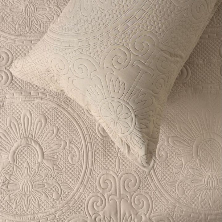 Affordable Quilted Bedding Set - The Gharnish - A Unit of Satkala Creations