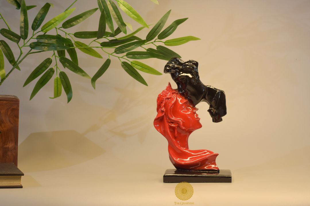 Love Couple Showpeice - The Gharnish - A Unit of Satkala Creations