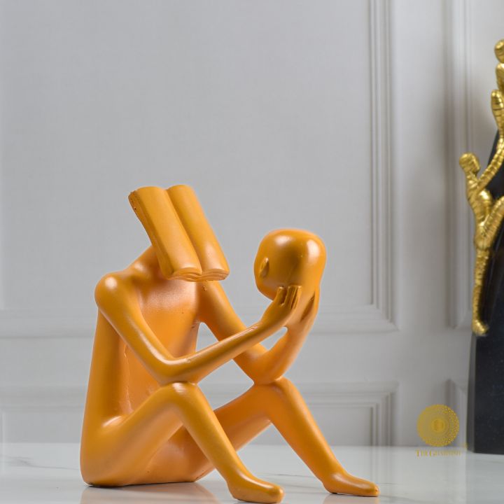 Self Refection Man Figurine - The Gharnish - A Unit of Satkala Creations