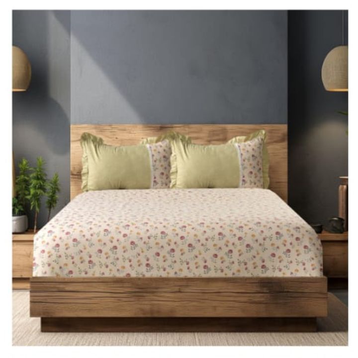 Divine King Size 4 Pcs Comforter Set - The Gharnish - A Unit of Satkala Creations