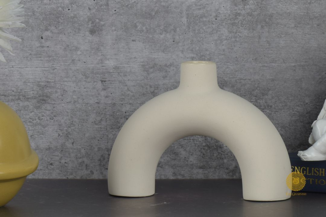 The Vintage Artefact Donut Vase - The Gharnish - A Unit of Satkala Creations