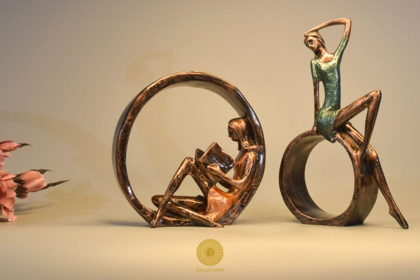 Creative Abstract Resin Modern Girls Statues - The Gharnish - A Unit of Satkala Creations