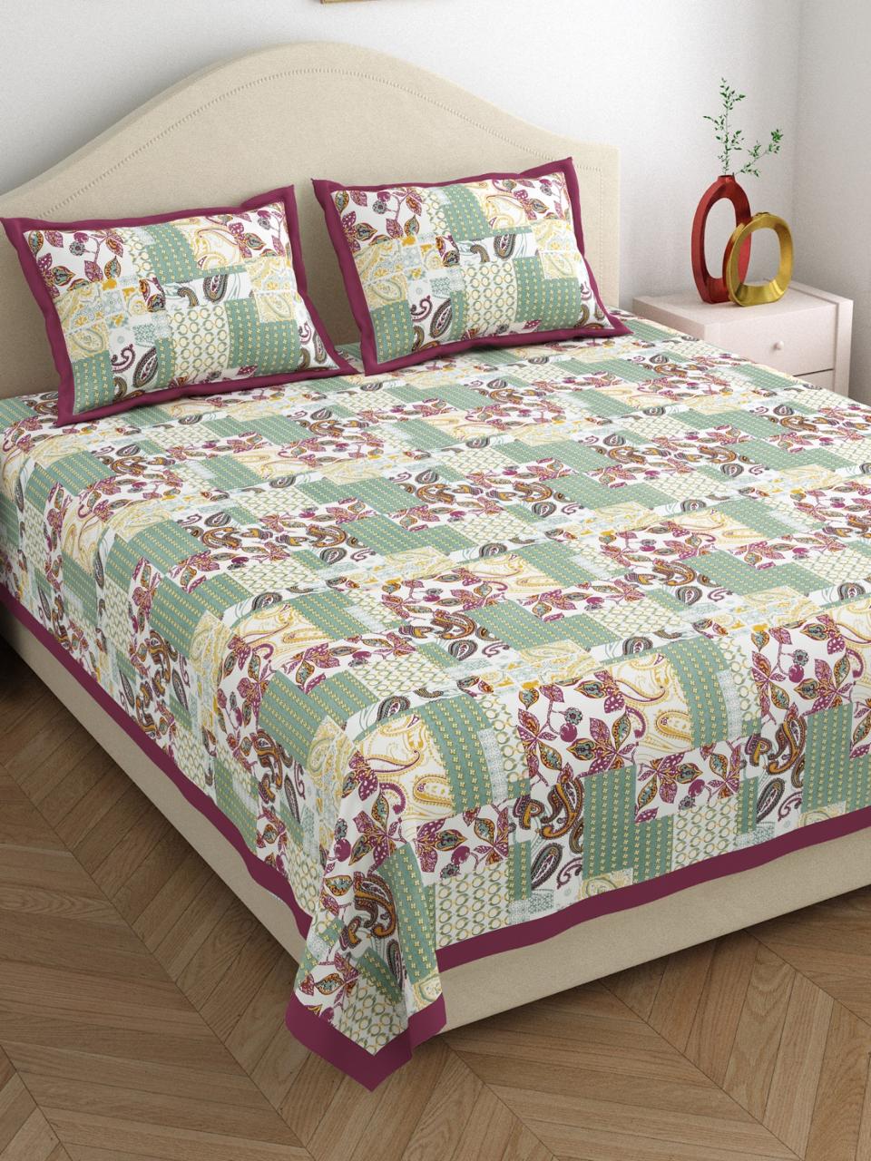 This high-quality 100% cotton bedsheet is designed for maximum comfort and practicality.