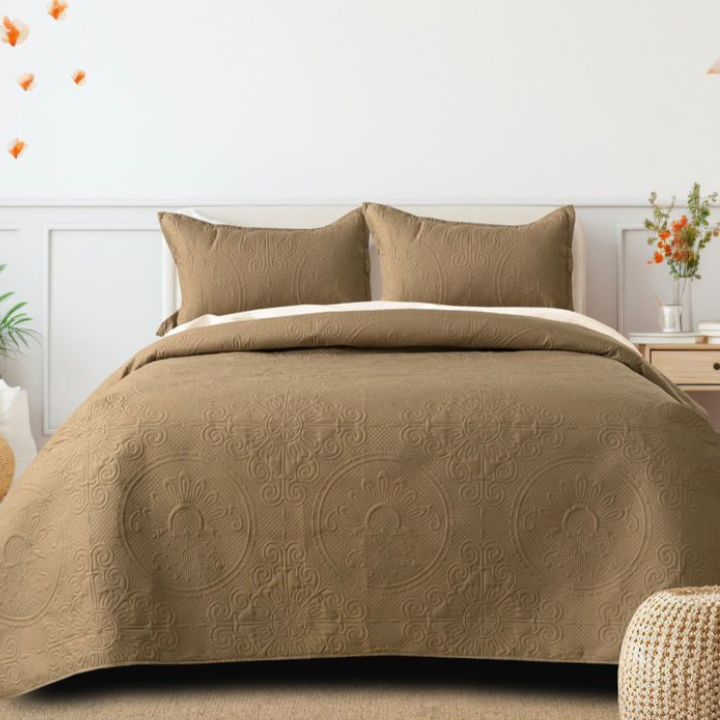 Affordable Quilted Bedding Set - The Gharnish - A Unit of Satkala Creations