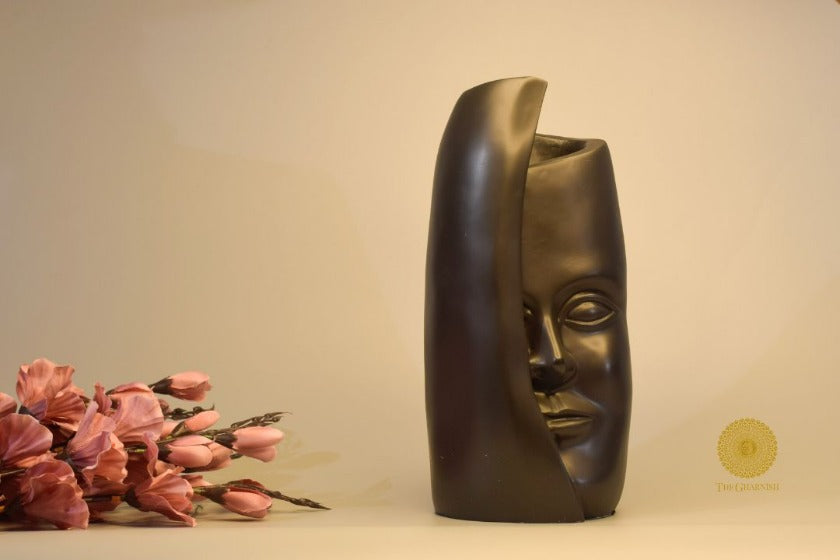 Half Covered Face Modren Art Vase - The Gharnish - A Unit of Satkala Creations