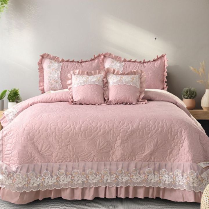 Designer Quilted Bedcover With Three Sides Lace With Frilling - The Gharnish - A Unit of Satkala Creations