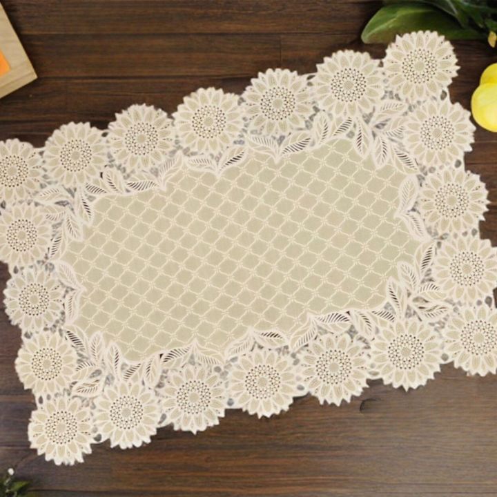Beatiful and Designer Dining Set of Mats - The Gharnish - A Unit of Satkala Creations