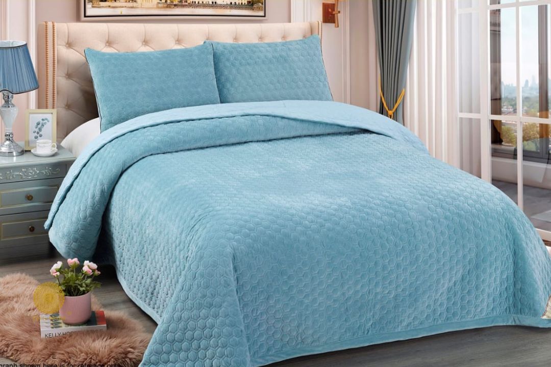 Homy Premium Reversible Quilted Bedcover - The Gharnish - A Unit of Satkala Creations