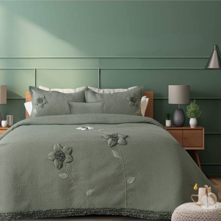 Beautiful 3D flower pattern Quilted Bedding Set - The Gharnish - A Unit of Satkala Creations