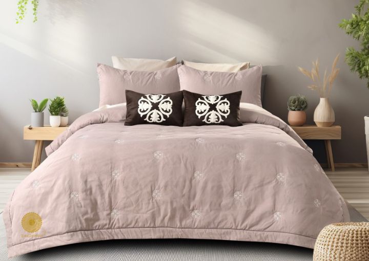 Royale 6 Pcs Comforter Set With Embrodiery - The Gharnish - A Unit of Satkala Creations