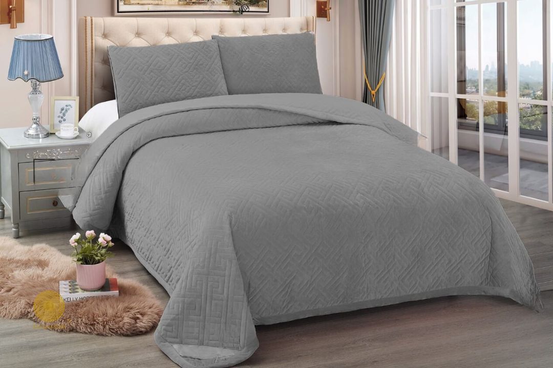 Homy Premium Reversible Quilted Bedcover - The Gharnish - A Unit of Satkala Creations