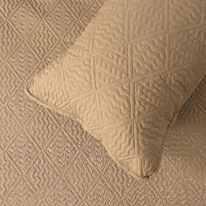 Sensation Quilted designer Bedding Set - The Gharnish - A Unit of Satkala Creations