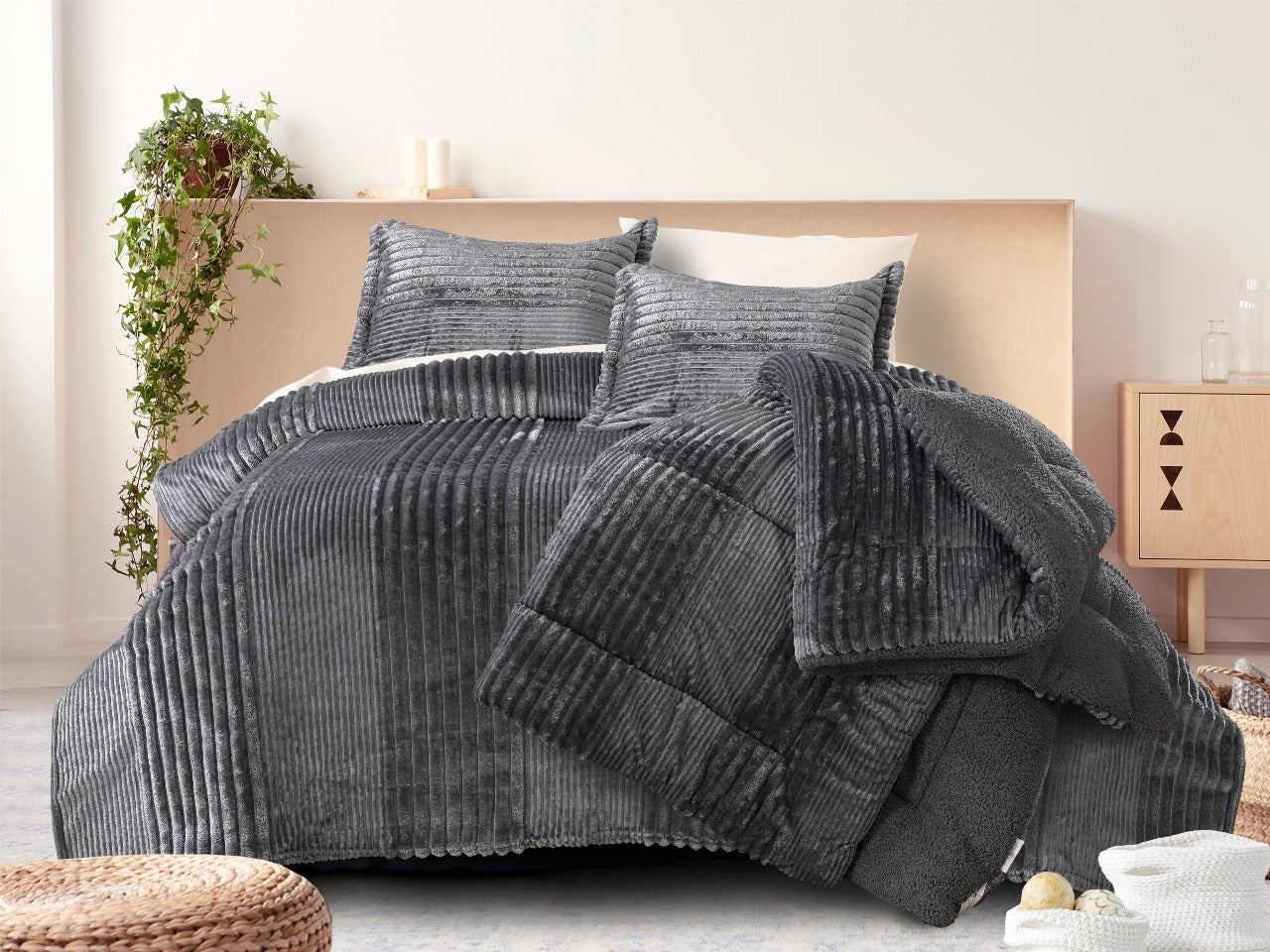 Premium Warm Quilt Bedding Set - The Gharnish - A Unit of Satkala Creations