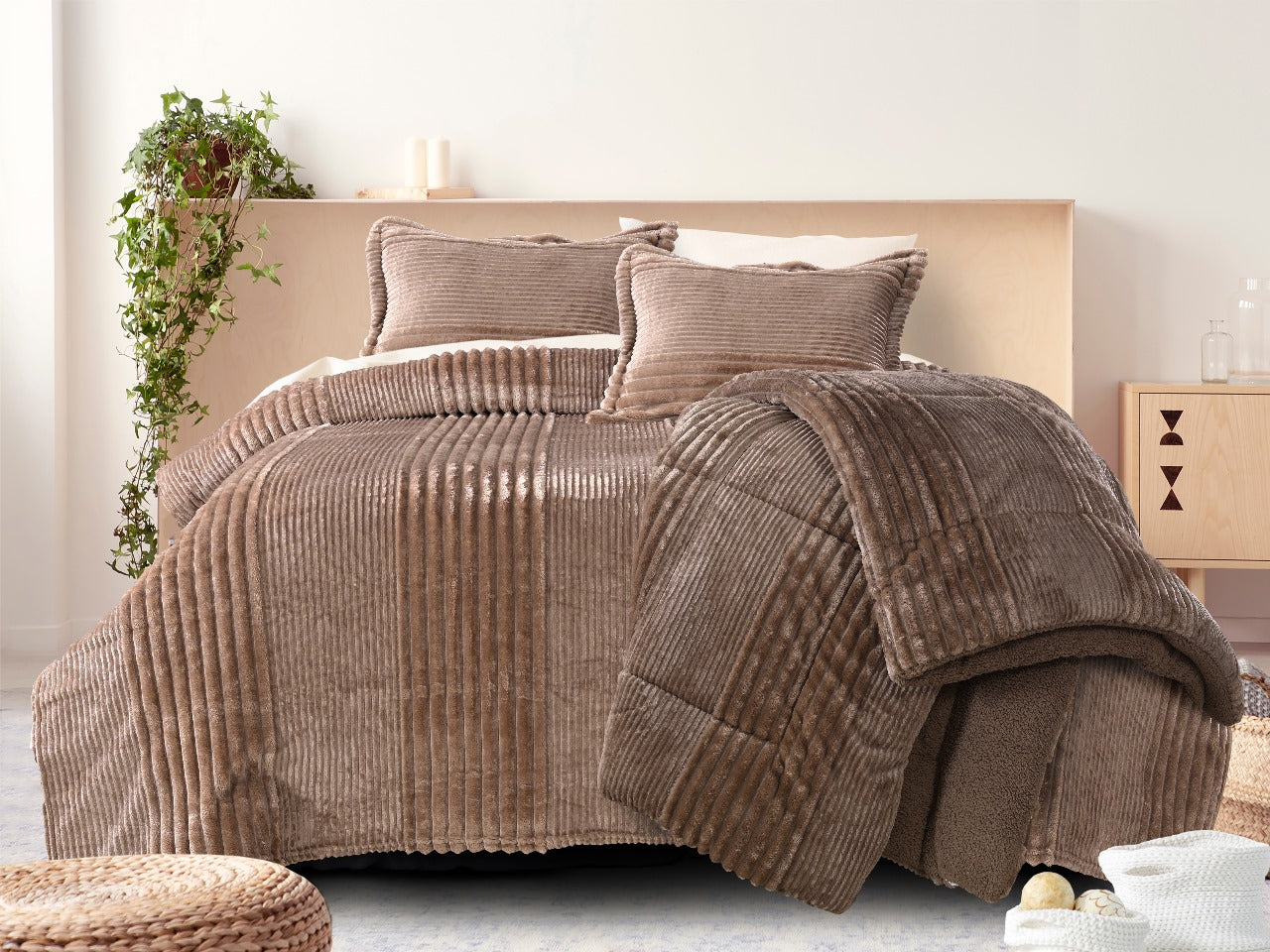 Premium Warm Quilt Bedding Set - The Gharnish - A Unit of Satkala Creations