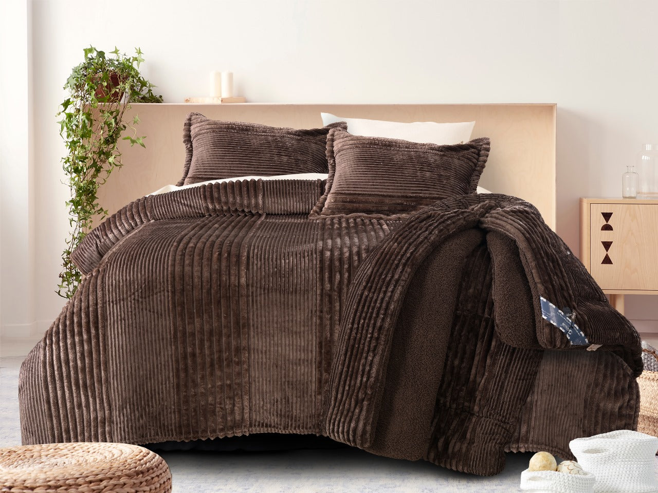 Premium Warm Quilt Bedding Set - The Gharnish - A Unit of Satkala Creations