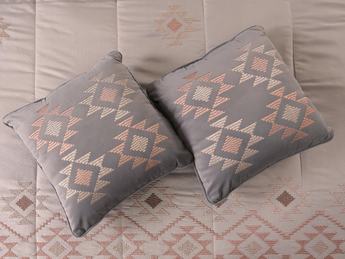 6 Pcs Jewels All Season Quilted Comforter Set - The Gharnish - A Unit of Satkala Creations