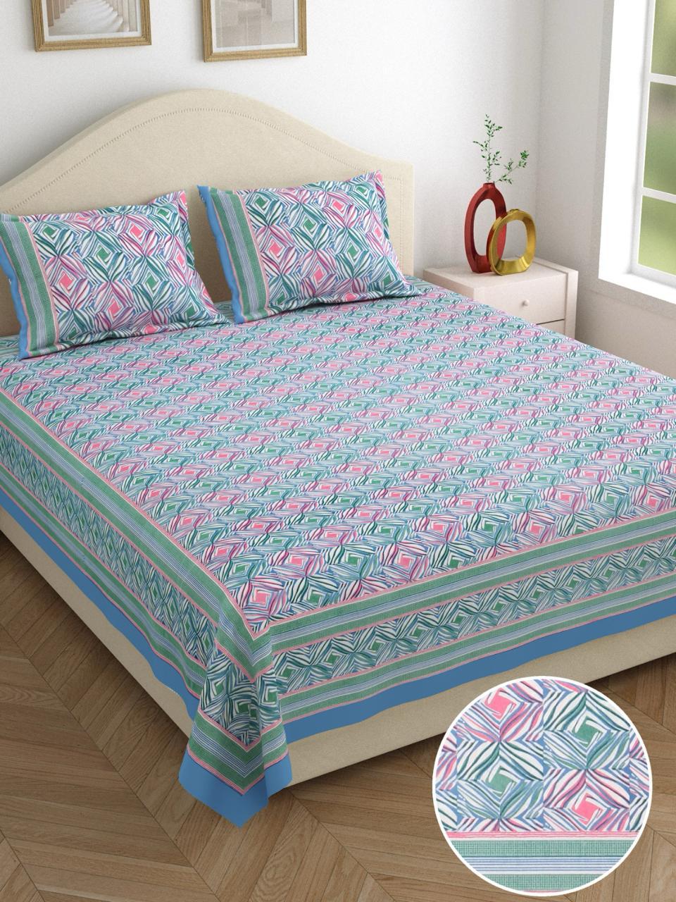 This high-quality 100% cotton bedsheet is designed for maximum comfort and practicality.