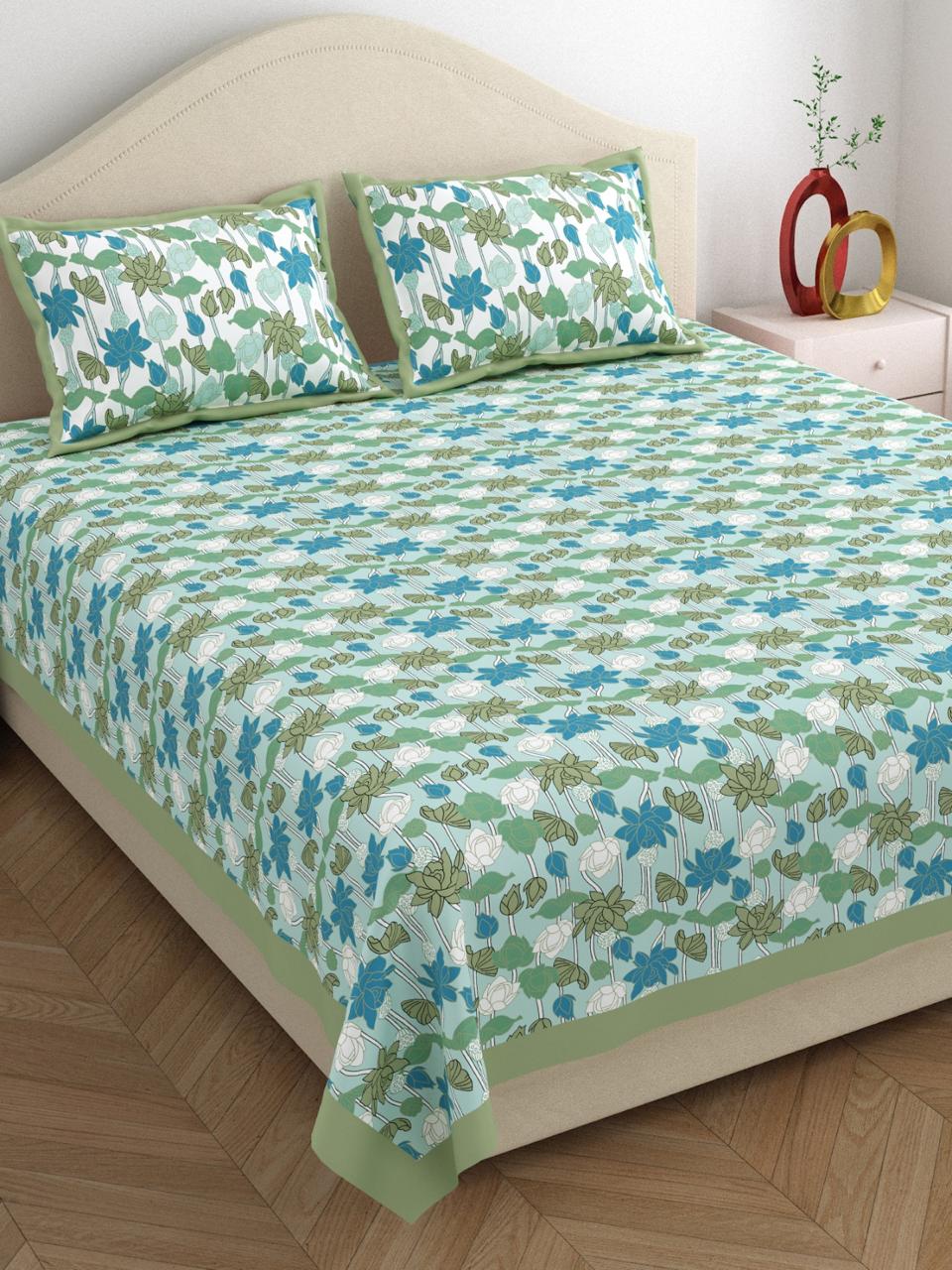 This high-quality 100% cotton bedsheet is designed for maximum comfort and practicality.