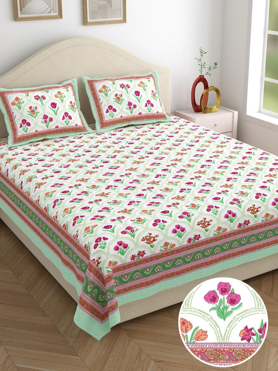 This high-quality 100% cotton bedsheet is designed for maximum comfort and practicality.