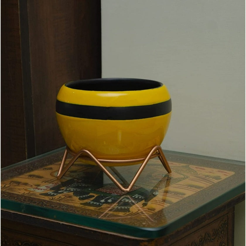 Iron Round Table Top Planter With Stand ( 7 x 6 Inches ) - The Gharnish - A Unit of Satkala Creations
