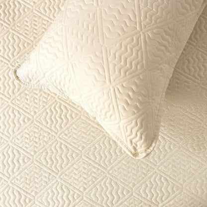 Sensation Quilted designer Bedding Set - The Gharnish - A Unit of Satkala Creations