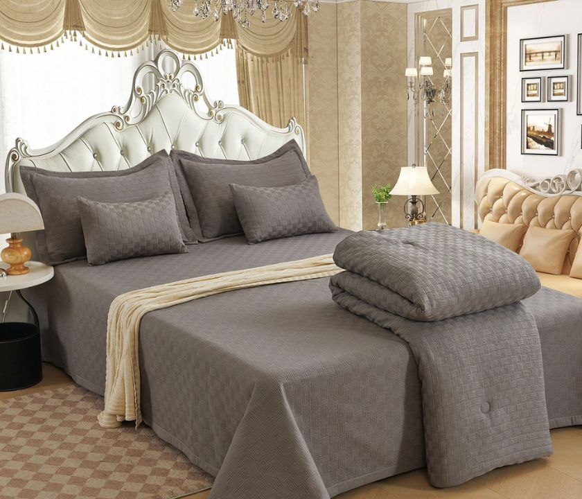 Luxury Quilted and Pattern 6 Pcs Winter Bedding Set