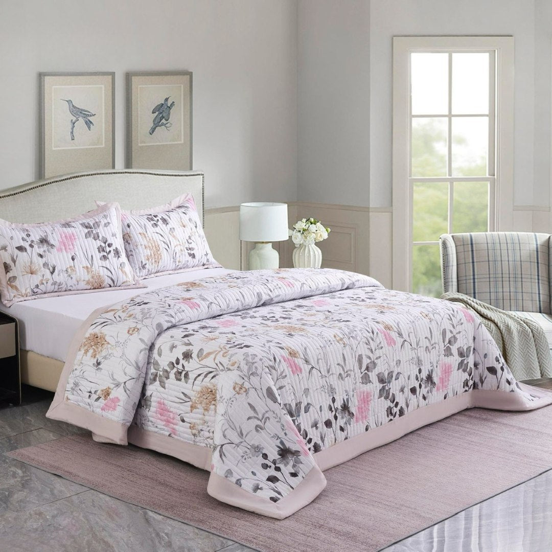 Ultra king bedcover with 2 pillow covers repeat version