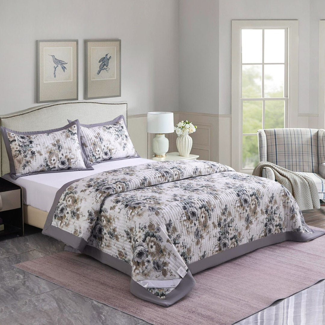 Ultra king bedcover with 2 pillow covers repeat version