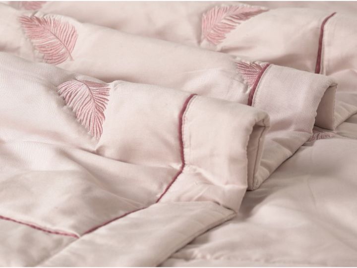 Royale 6 pcs All Weather Comforter with Beautiful Embrodiery