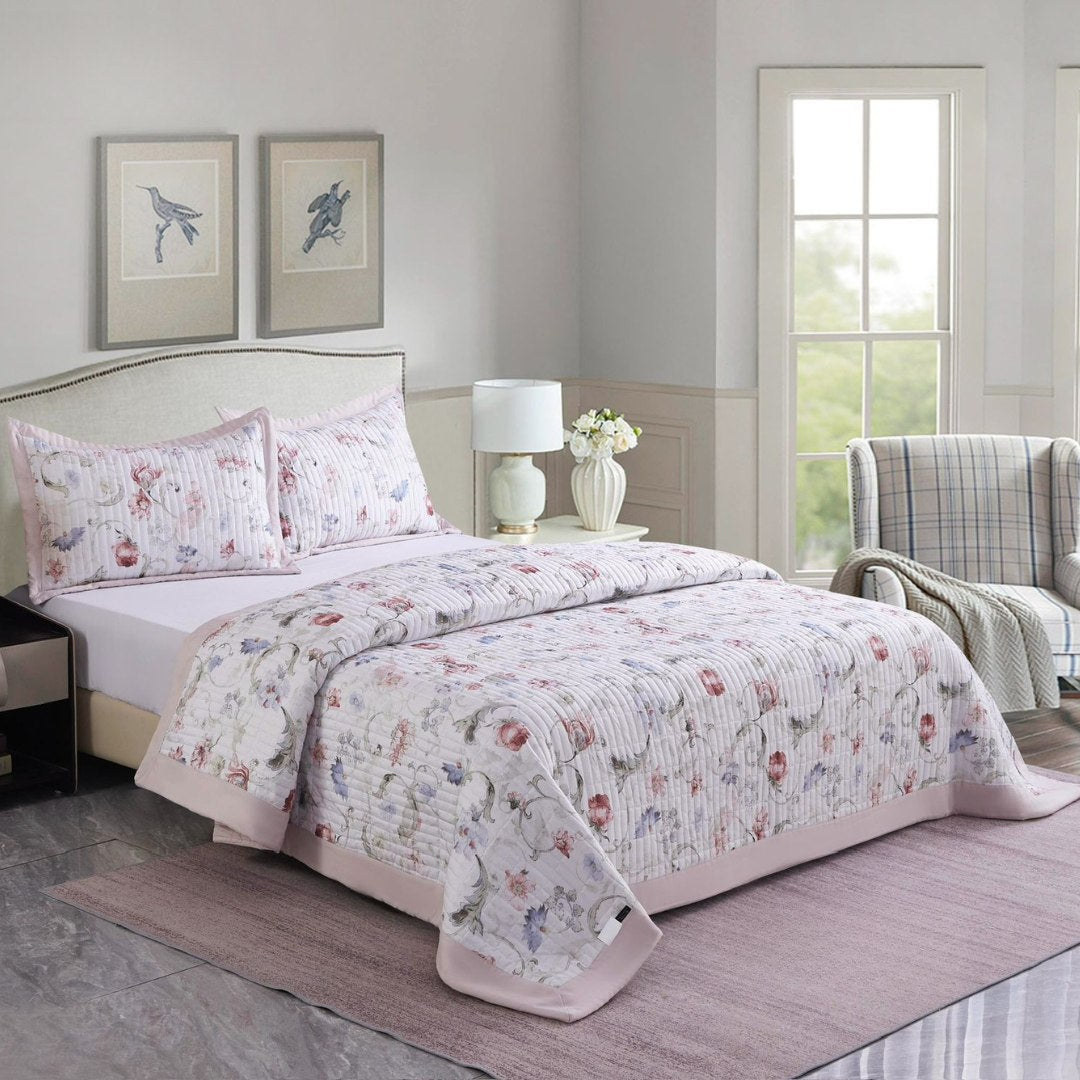 Ultra king bedcover with 2 pillow covers repeat version