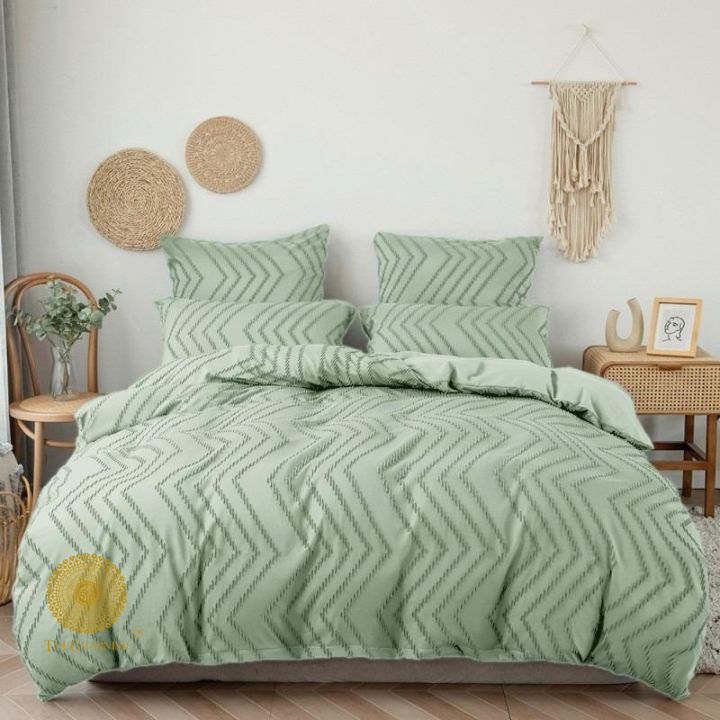 TUFTER Jacquard Microfiber Comforter