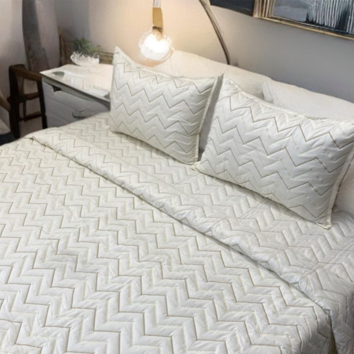 Paradise embroidered king size quilted bedcover set