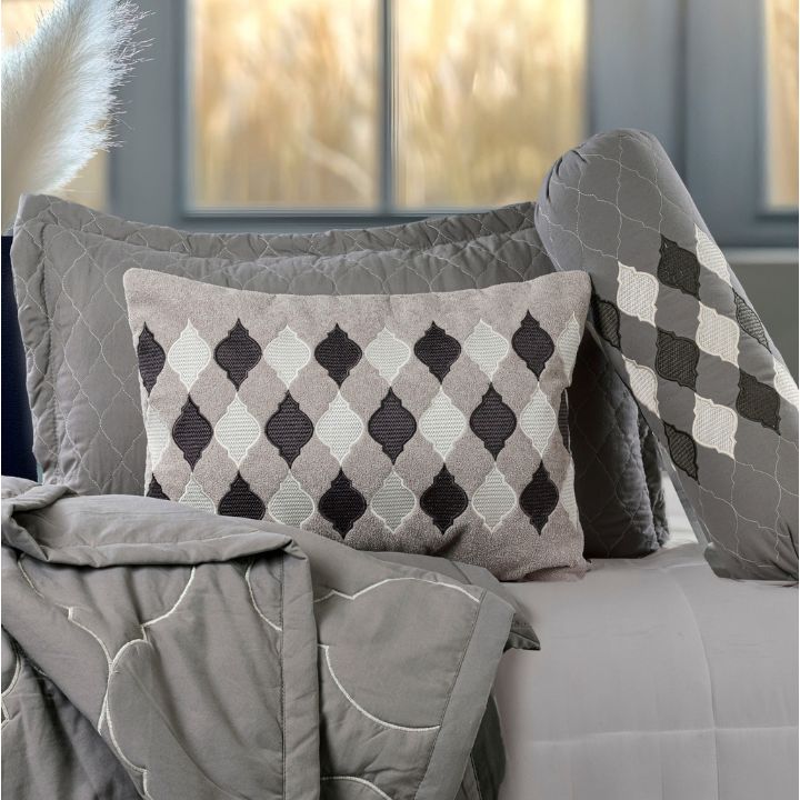Moroccan Luxury Bedspread Set with Argyle Cushion Covers – 8 Pcs Quilted Comforter Set - The Gharnish - A Unit of Satkala Creations