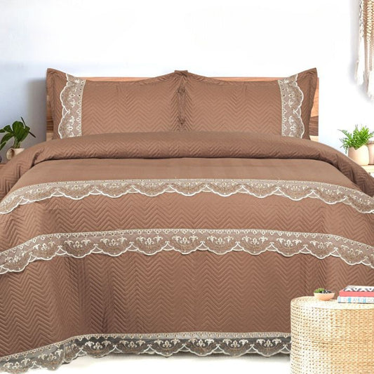 Designer Bedding Set comes with Beautiful Lace and Frill Border