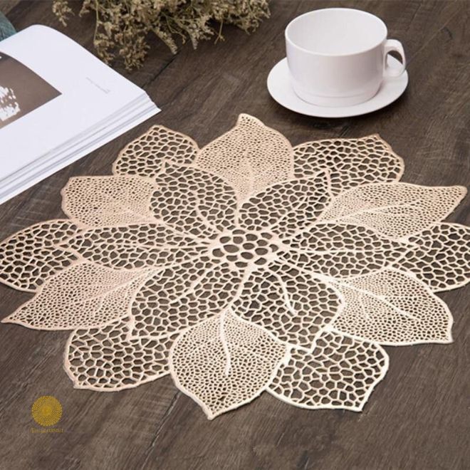 Flower Shaped Table Mat Set of 6 (16x16 Inches)