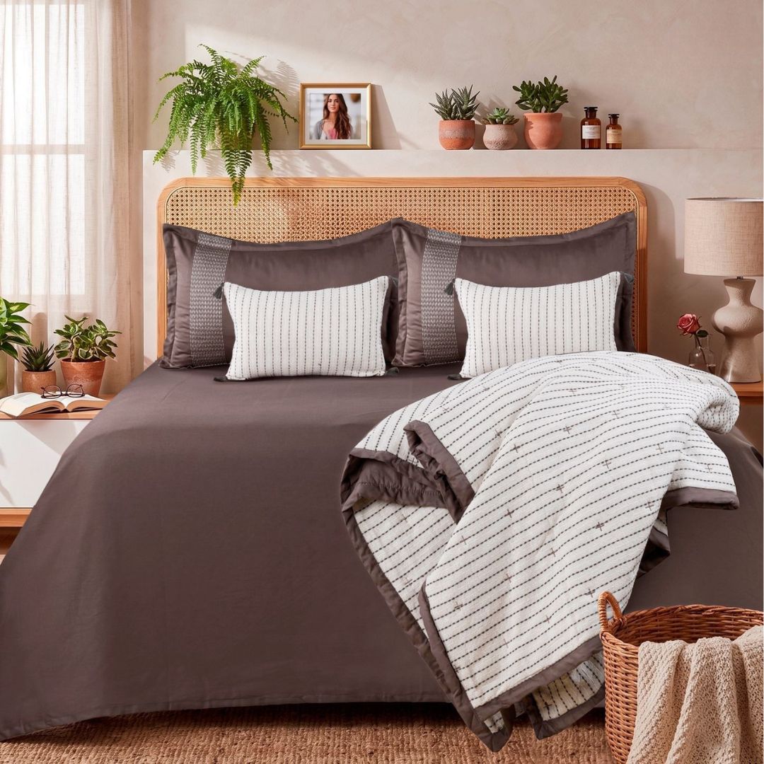 WOOVEN BLISS – 6 Pcs Luxury Quilted Bedding Set