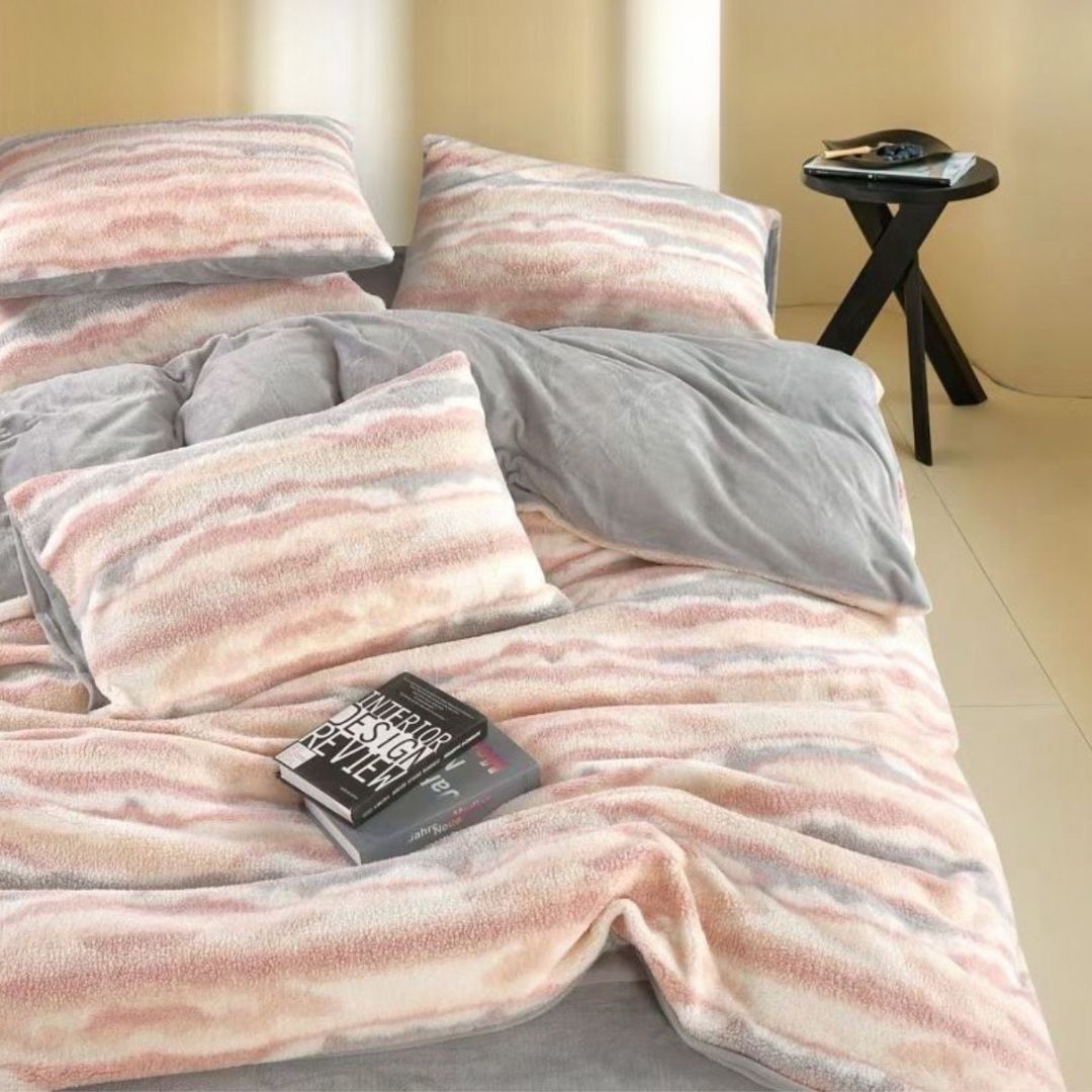 Iconic Wave Design Winter Quilt - The Gharnish - A Unit of Satkala Creations