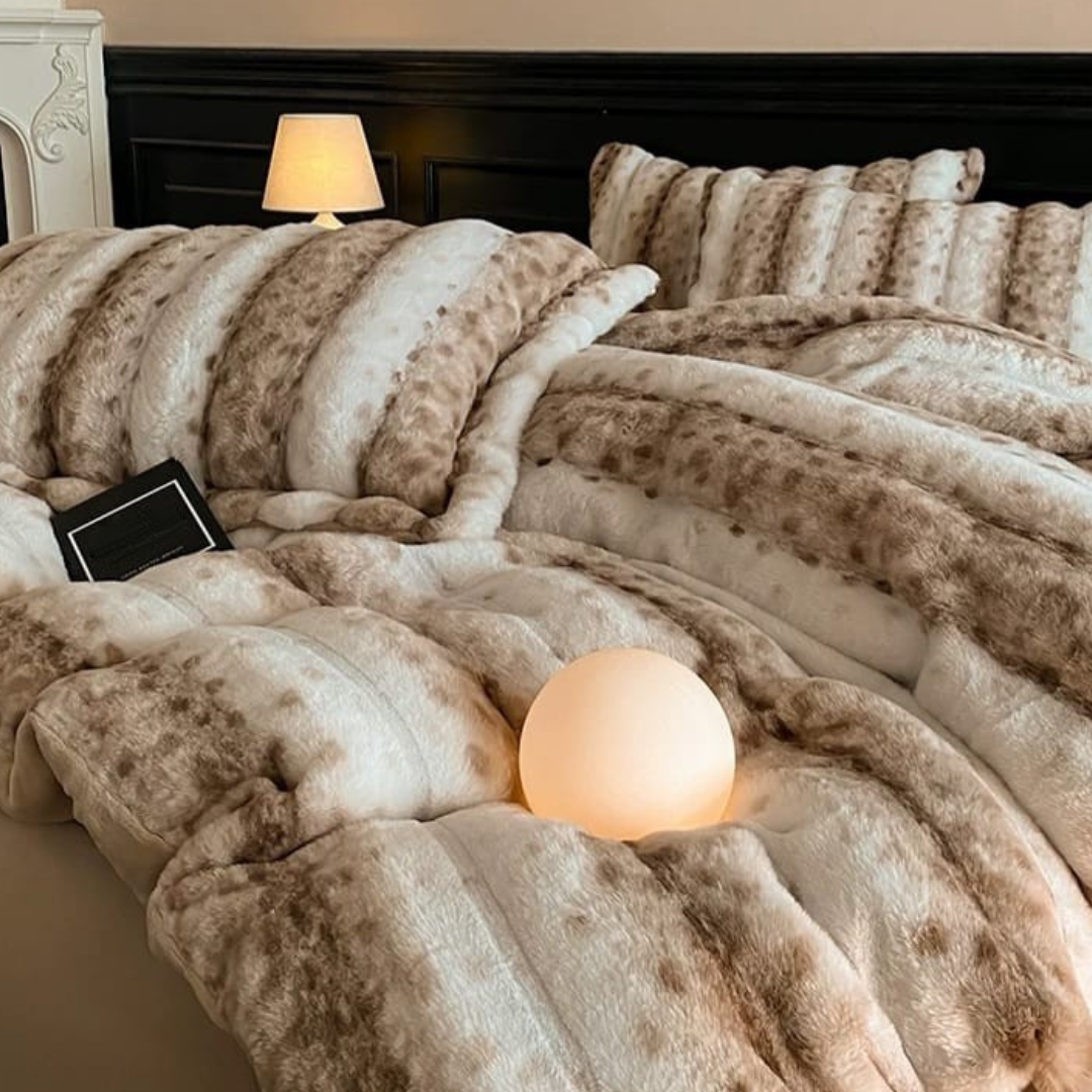 Luxurious king size winter quilt by The Gharnish with ultra-soft faux fur, perfect for cozy, warm winter bedding.
