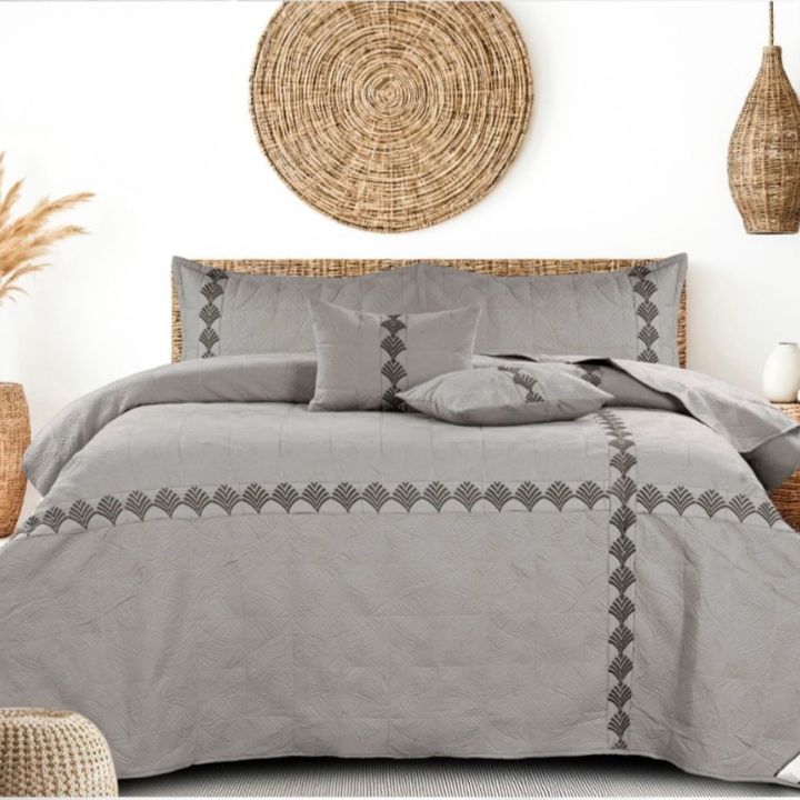 EMBROIDERIED King Size Quilted Bedcover Set of 5 - The Gharnish - A Unit of Satkala Creations