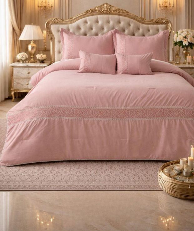 Luxury King Size The Gharnish comforter set with four super soft, all-season comforters for a stylish bedroom look.