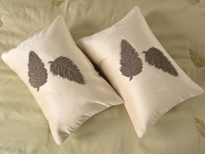 Royale 6 pcs All Weather Comforter with Beautiful Embrodiery