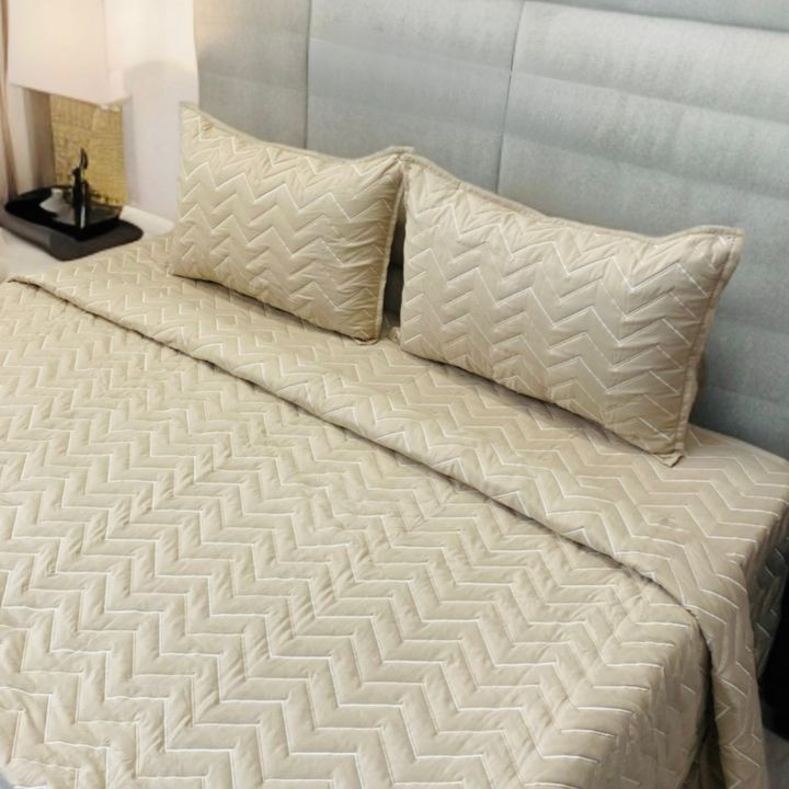 Paradise embroidered king size quilted bedcover set