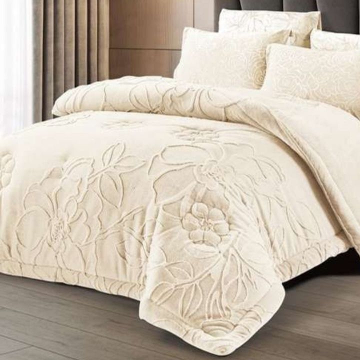 Luxury Embossed Floral Design Cozy 6 Pcs Set - The Gharnish - A Unit of Satkala Creations