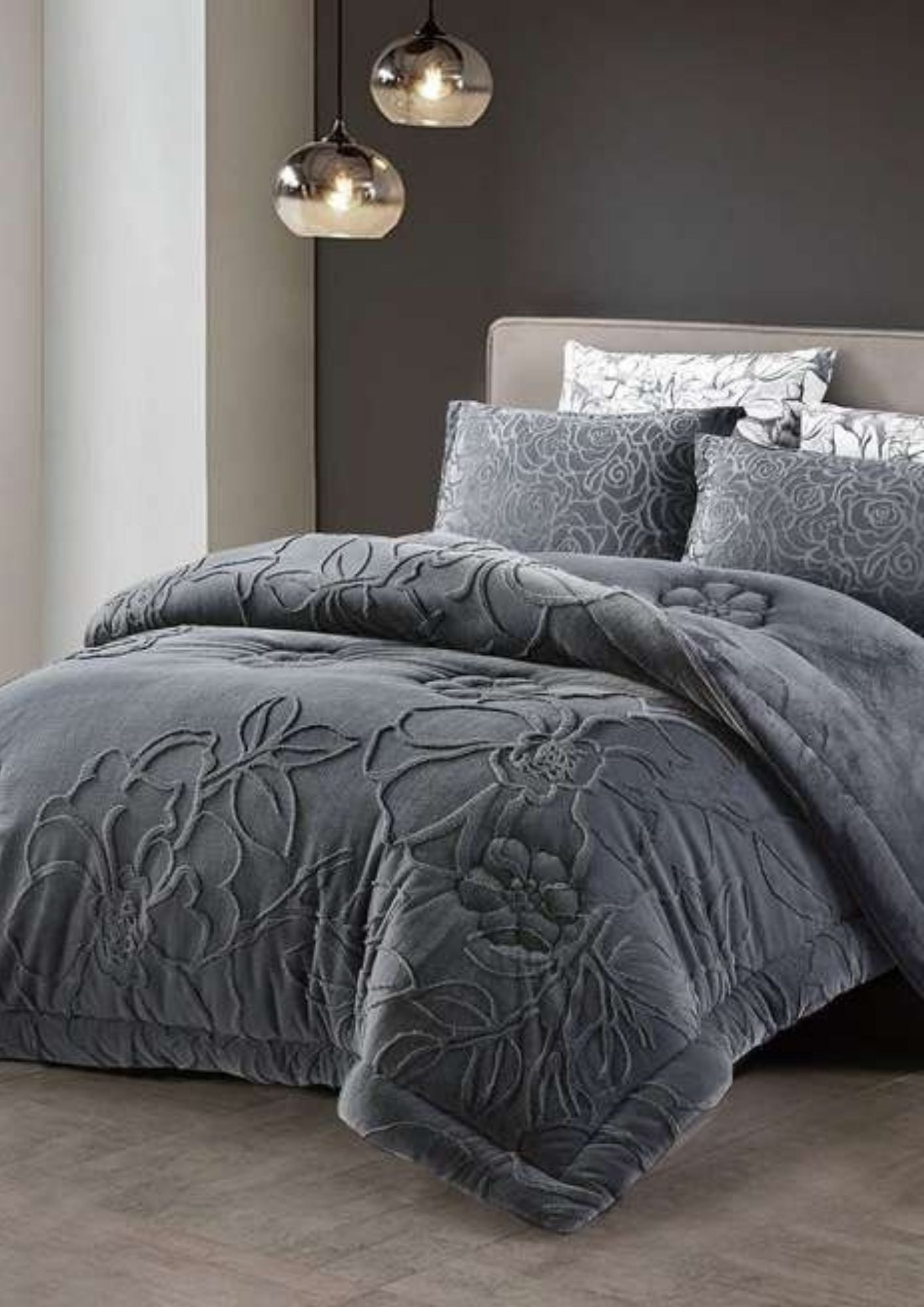 Luxury Embossed Floral Design Cozy 6 Pcs Set - The Gharnish - A Unit of Satkala Creations