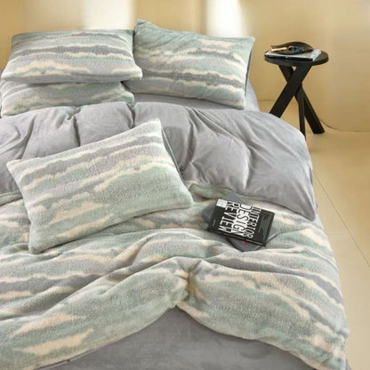 Iconic Wave Design Winter Quilt - The Gharnish - A Unit of Satkala Creations