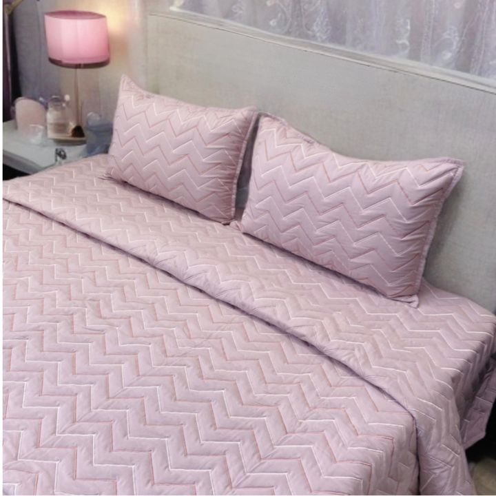 Paradise embroidered king size quilted bedcover set
